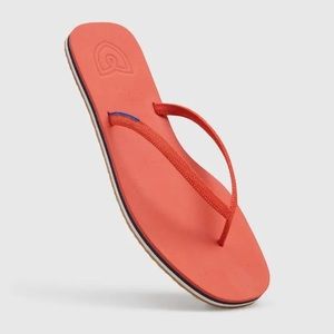 Brand new. Rare. 2020 Rothy’s The Flip sandal in Tiger. Size 9.